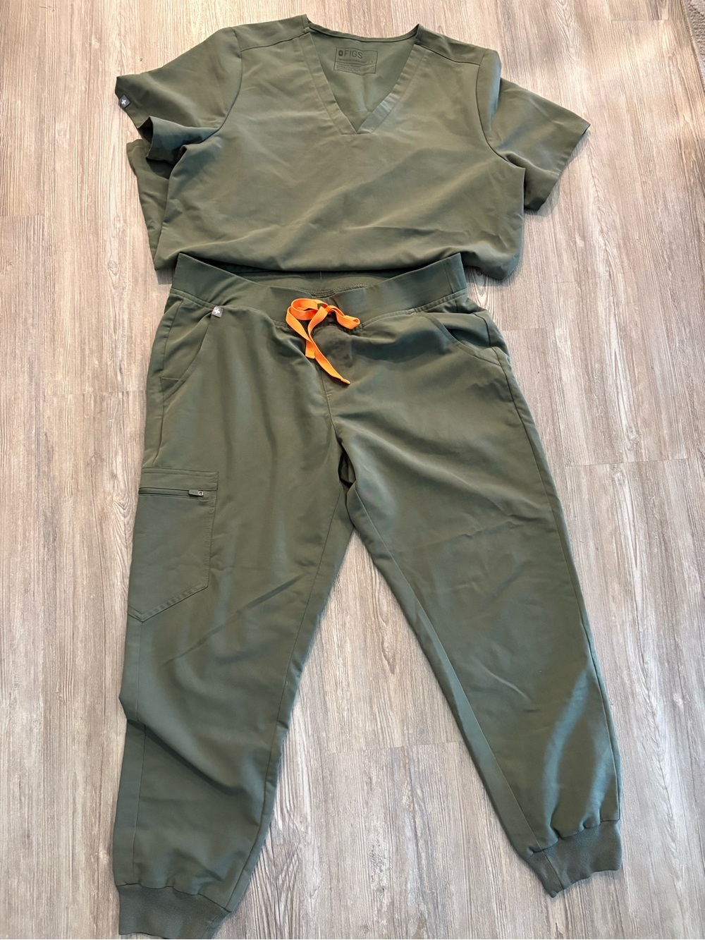 FIGS Olive Green Women's Jogger Scrub Pants Size Large